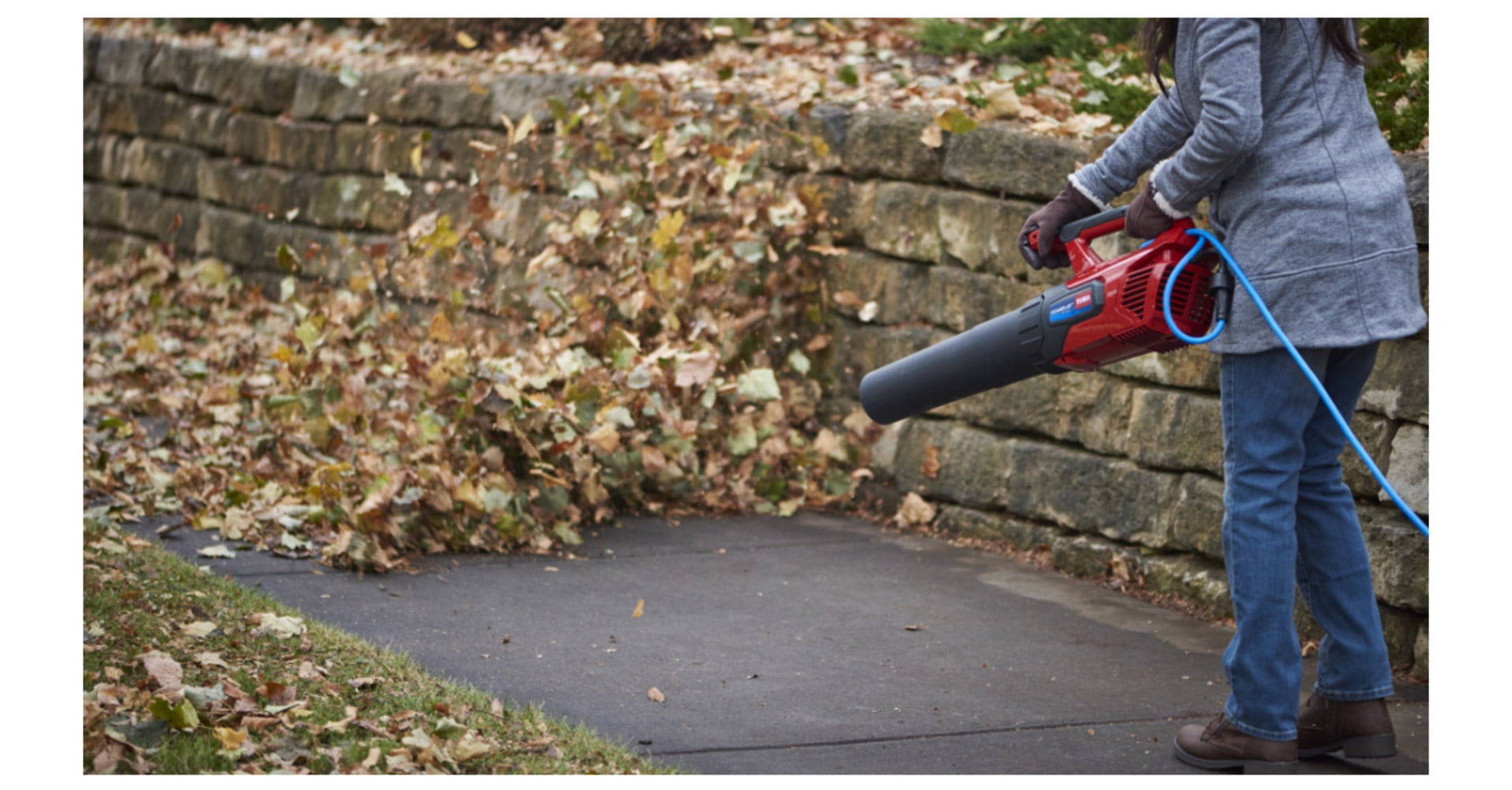 Toro PowerJet F700 140 mph 725 CFM Electric Handheld Leaf Blower