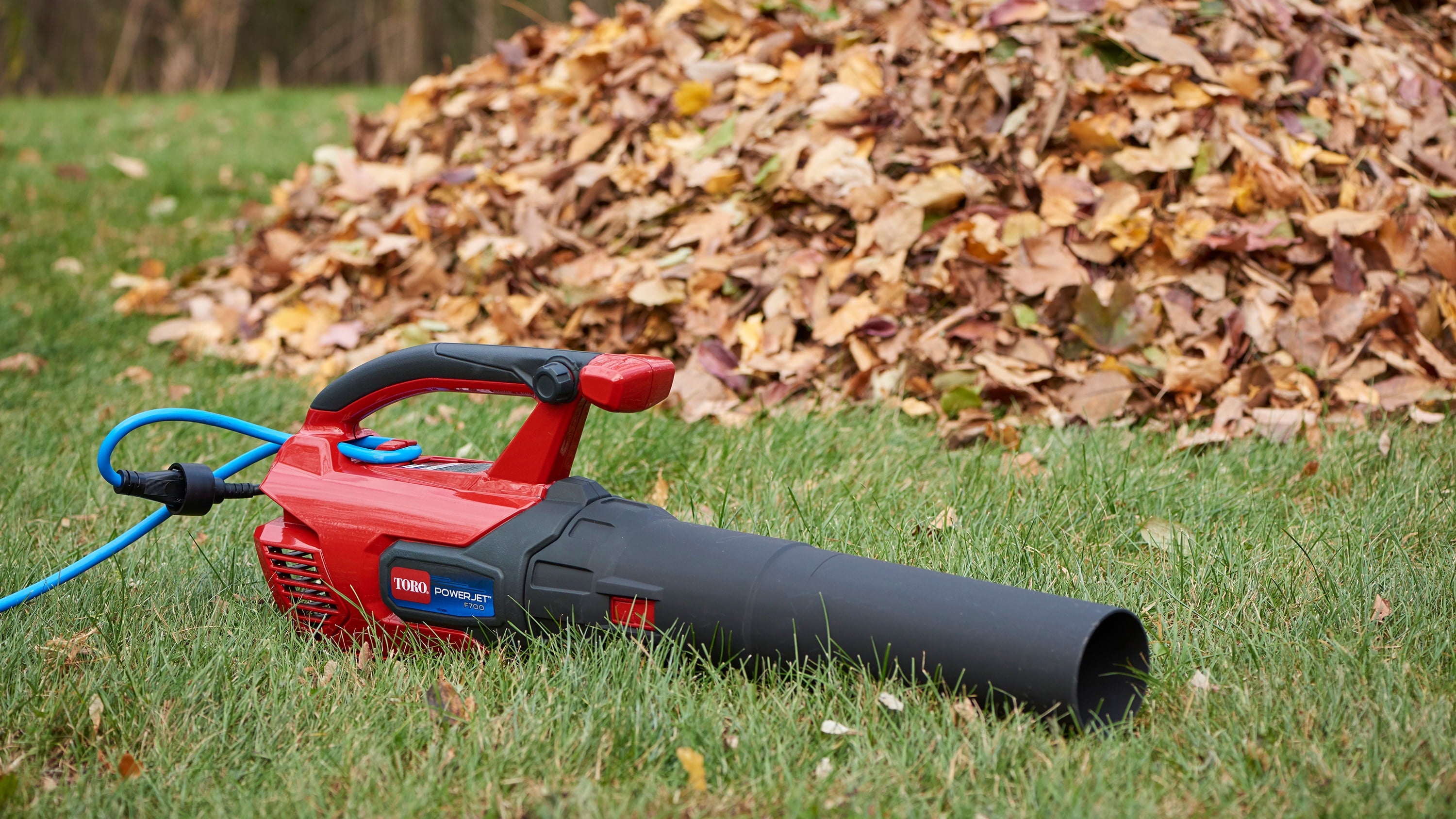 Toro PowerJet F700 140 mph 725 CFM Electric Handheld Leaf Blower